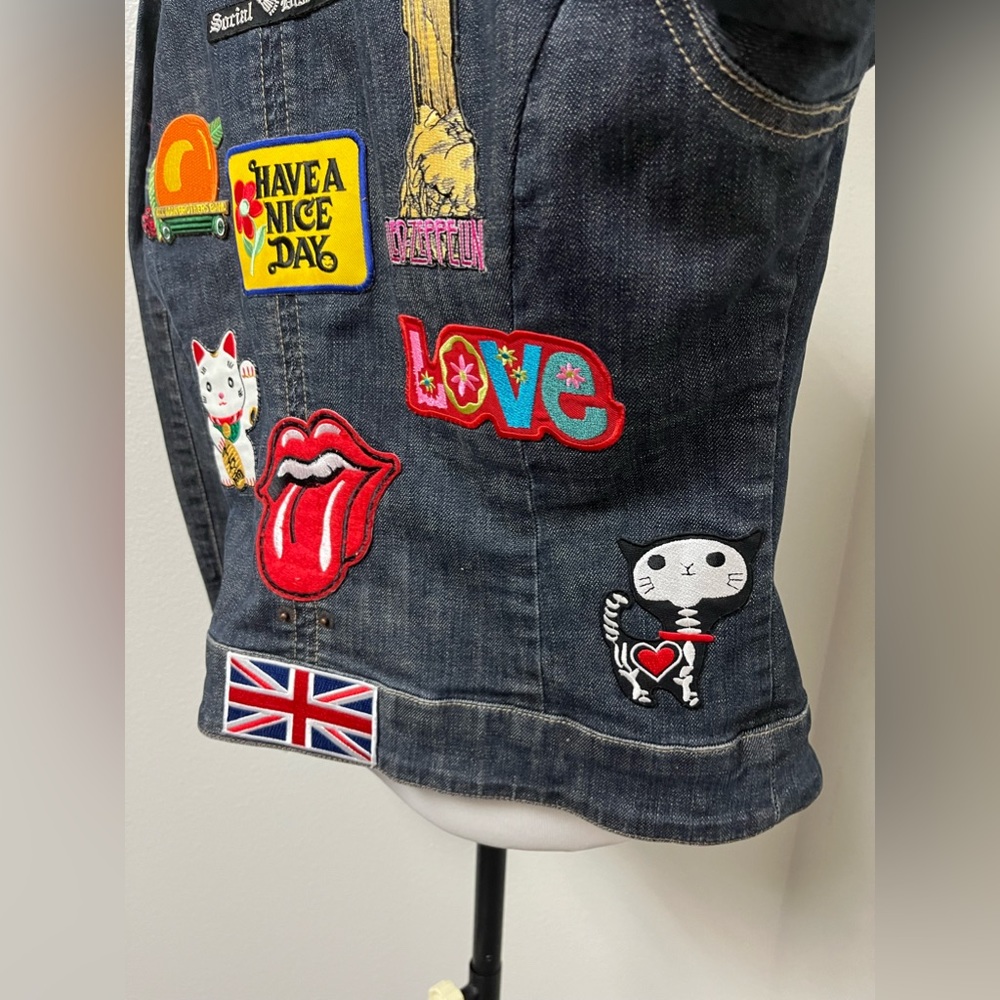 French Dressing Jacket With Custom Patchwork. - image 6